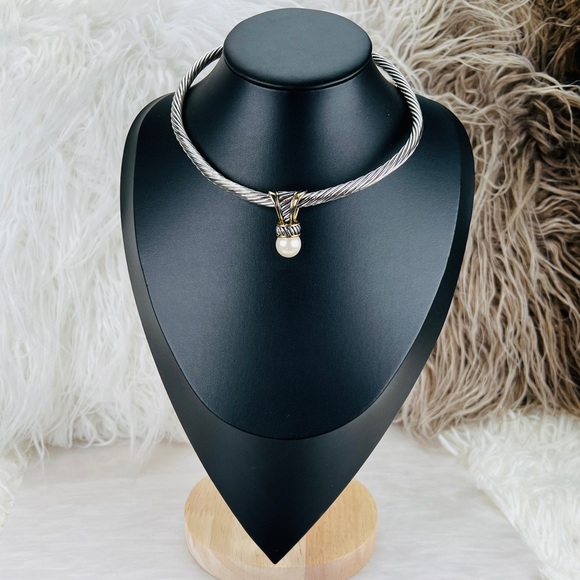 Vintage aged Silvertone, faux pearl weighted bendable choker necklace - Picture 3 of 6